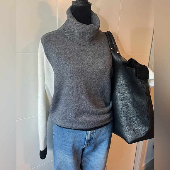 NWT Vince Camuto Colorblock Turtleneck Sweater Size 1X - Picture 1 of 12